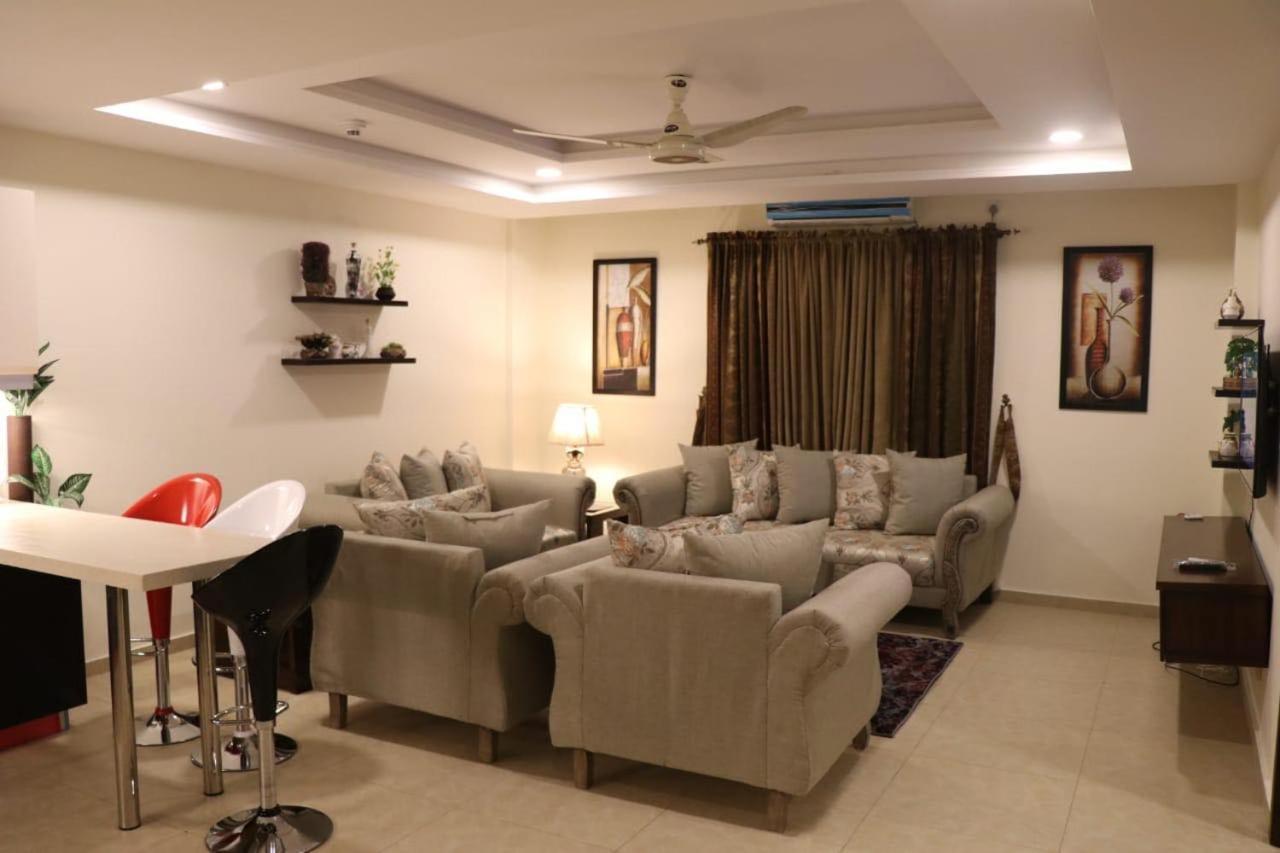 Elegant & Charming One Bed Apartment In Bahria Town Rawalpindi Ngoại thất bức ảnh