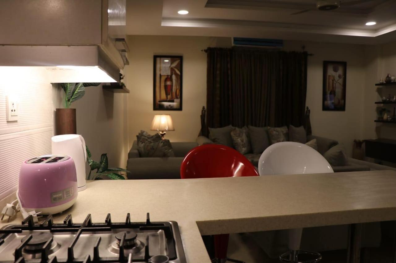 Elegant & Charming One Bed Apartment In Bahria Town Rawalpindi Ngoại thất bức ảnh