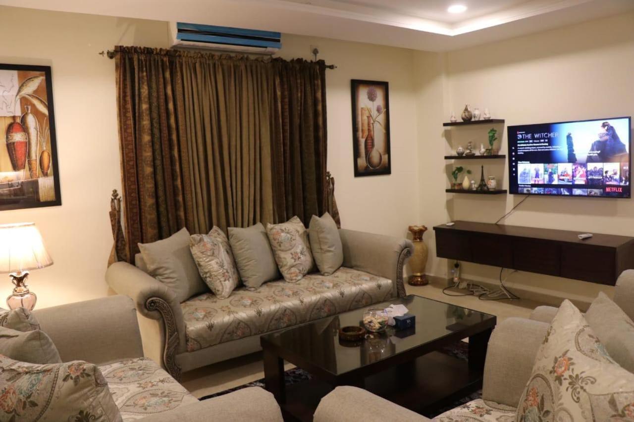 Elegant & Charming One Bed Apartment In Bahria Town Rawalpindi Ngoại thất bức ảnh