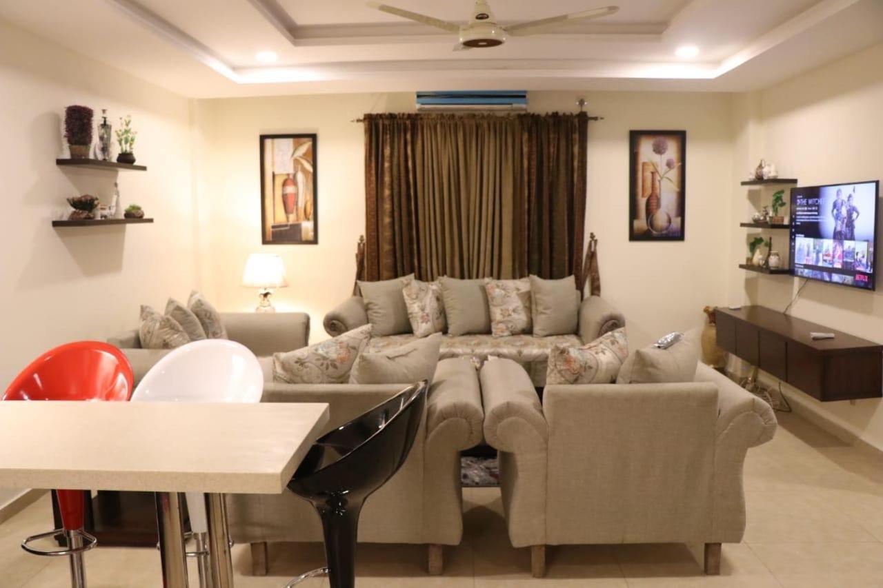 Elegant & Charming One Bed Apartment In Bahria Town Rawalpindi Ngoại thất bức ảnh