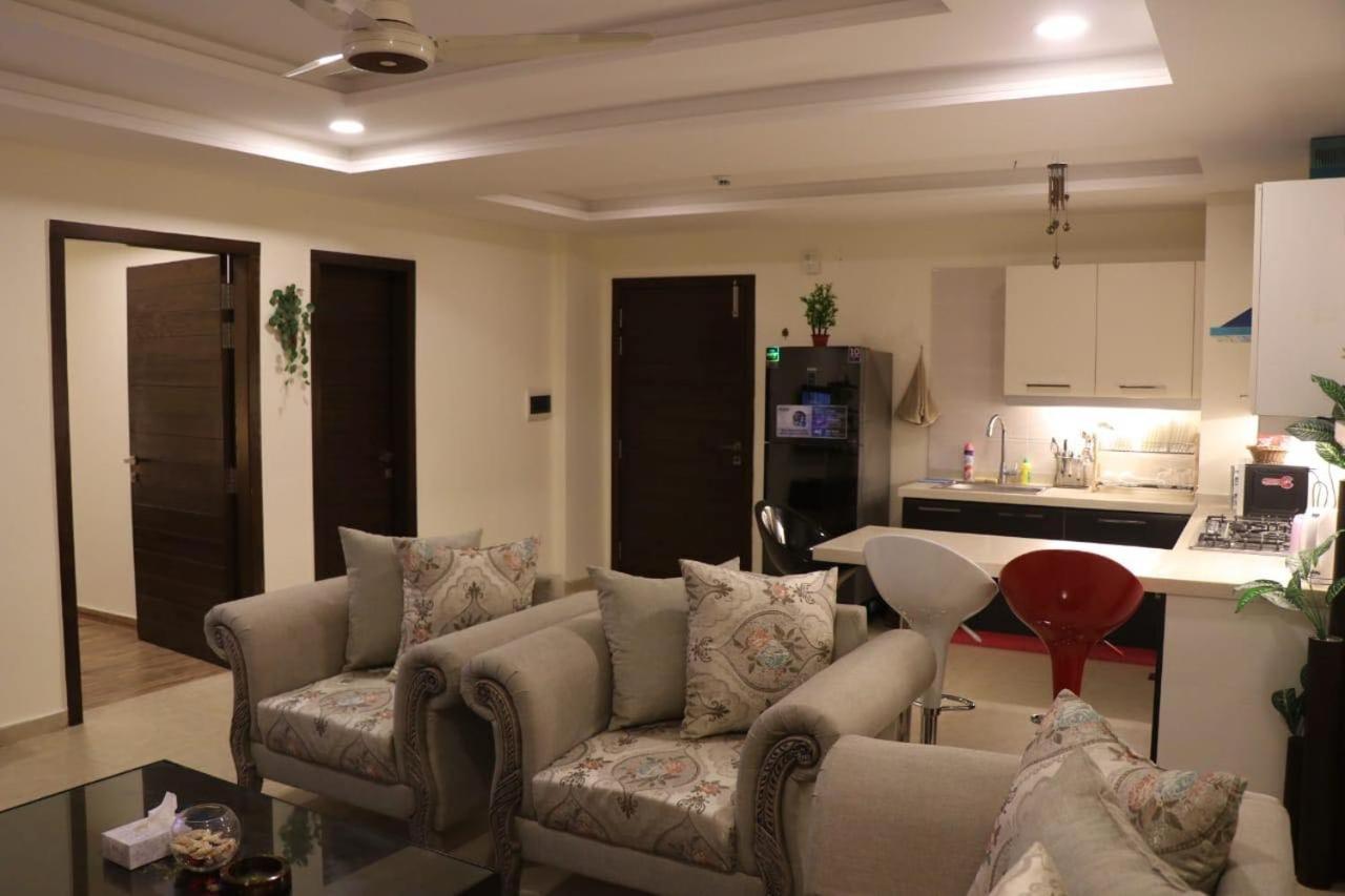 Elegant & Charming One Bed Apartment In Bahria Town Rawalpindi Ngoại thất bức ảnh