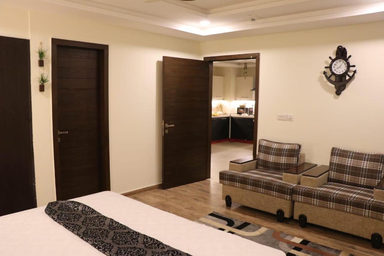 Elegant & Charming One Bed Apartment In Bahria Town Rawalpindi Ngoại thất bức ảnh