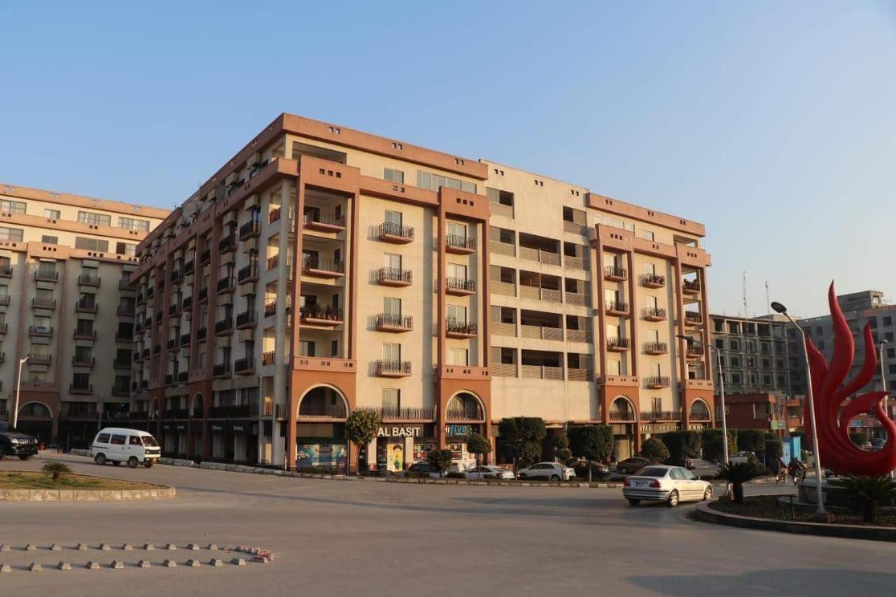 Elegant & Charming One Bed Apartment In Bahria Town Rawalpindi Ngoại thất bức ảnh